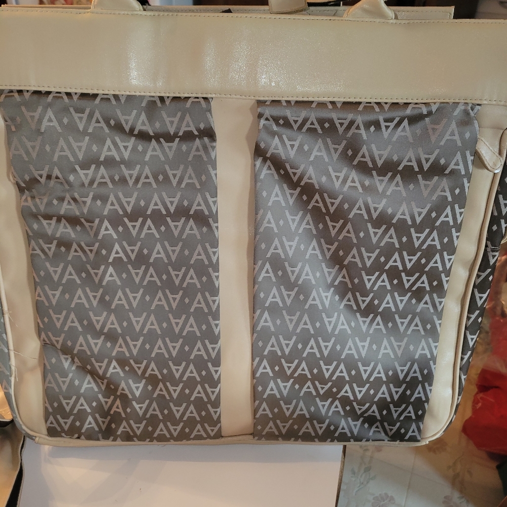 VINTAGE AVON CARRY ON